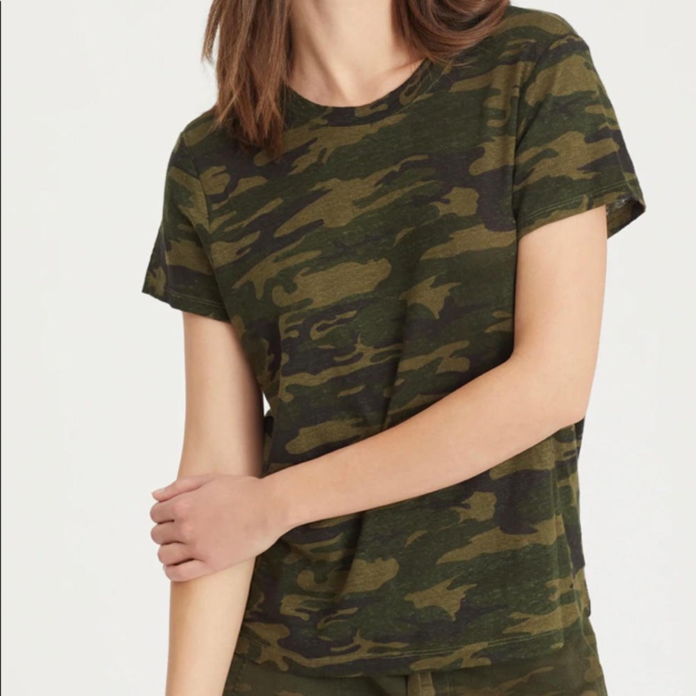 Sanctuary camo tee. Size M